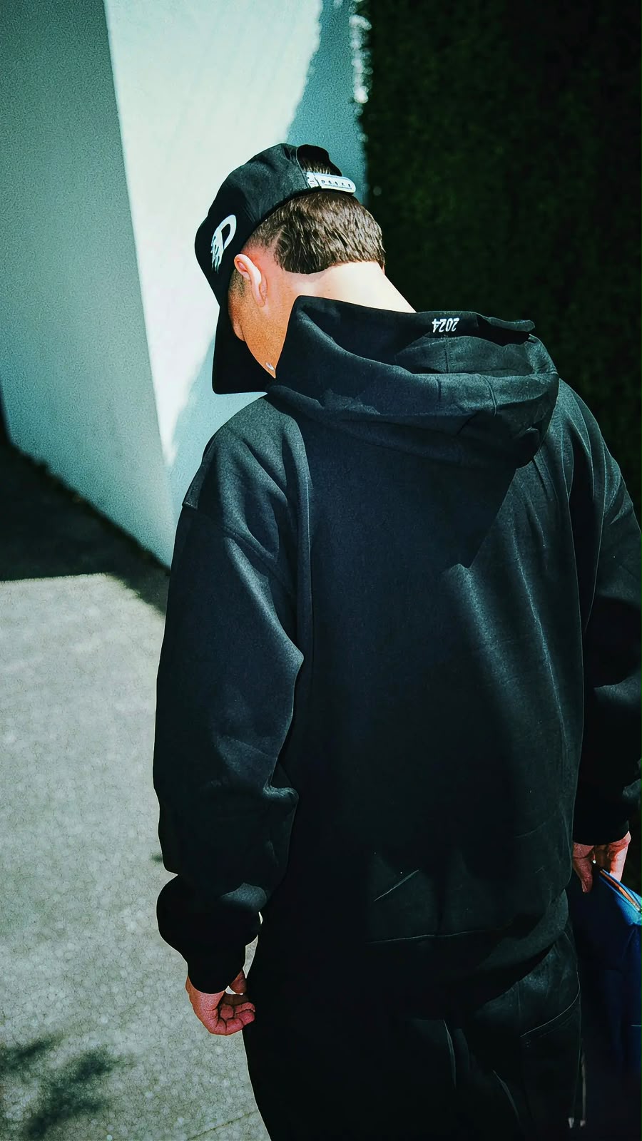 SUPREME CHENILLE APPLIQUÉ