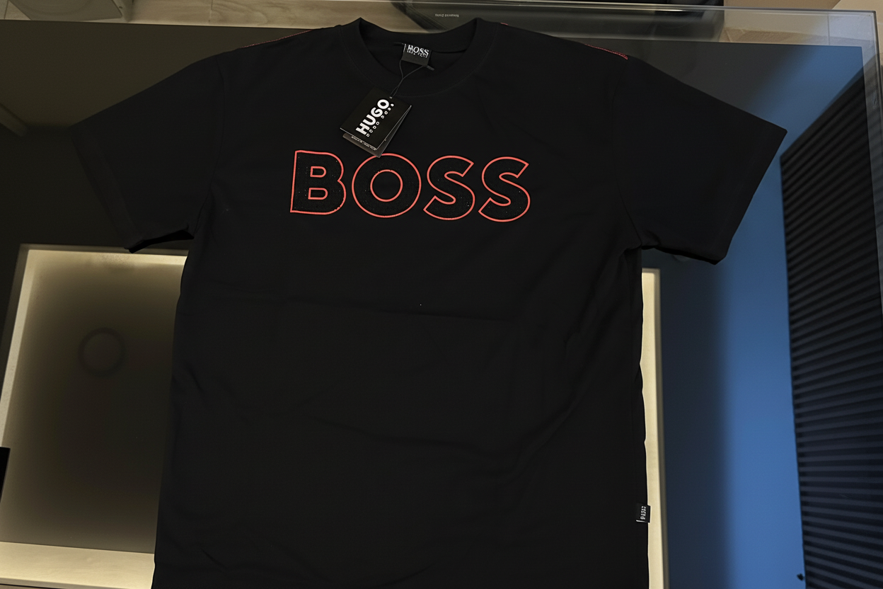 Camiseta BOSS sin zapato